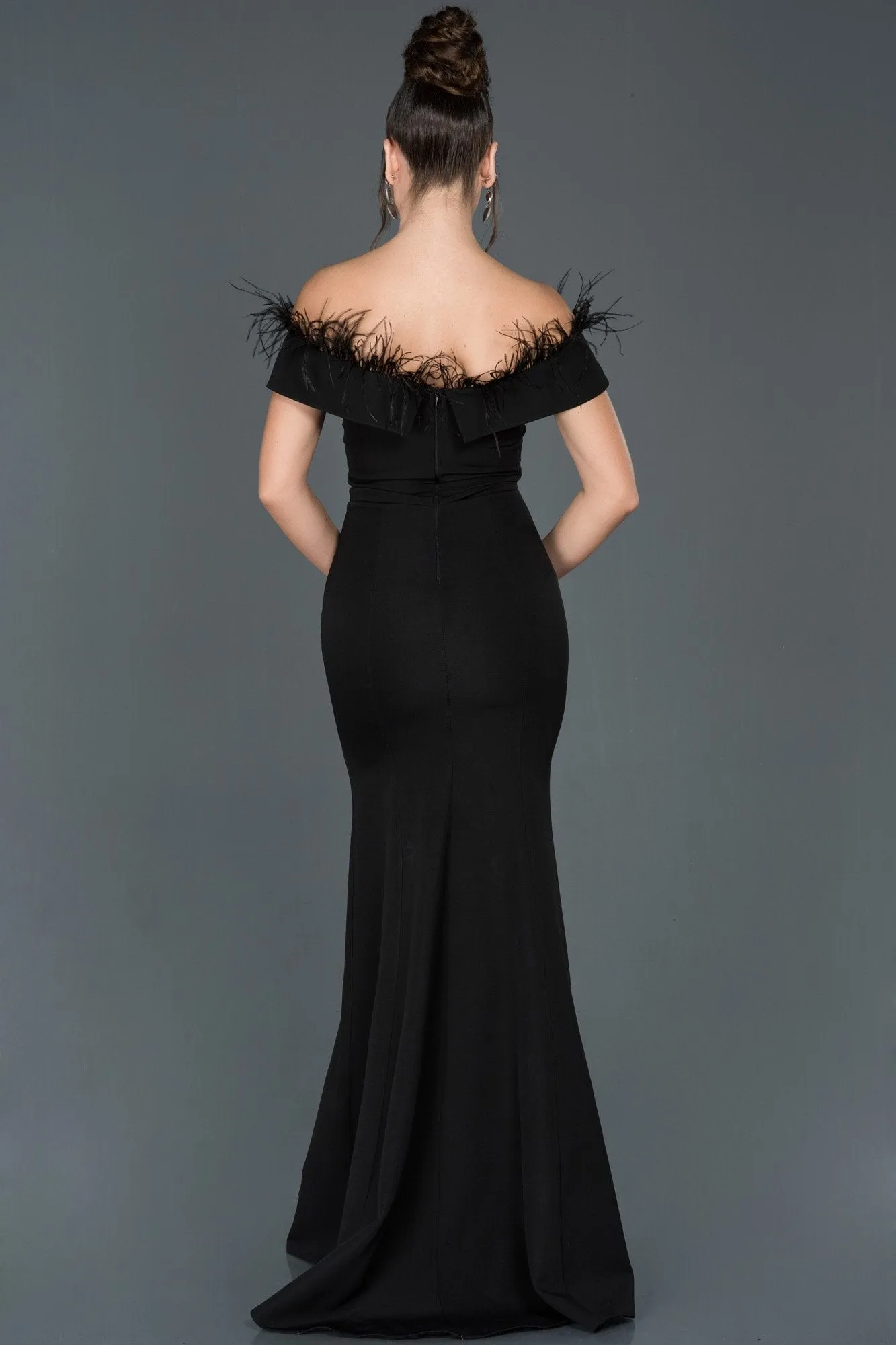 14677 Black Off-Shoulder Slit Mermaid Dress