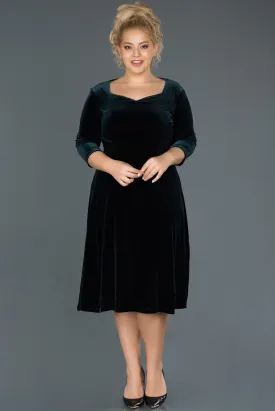 14690 Emerald Green Midi Velvet Dress