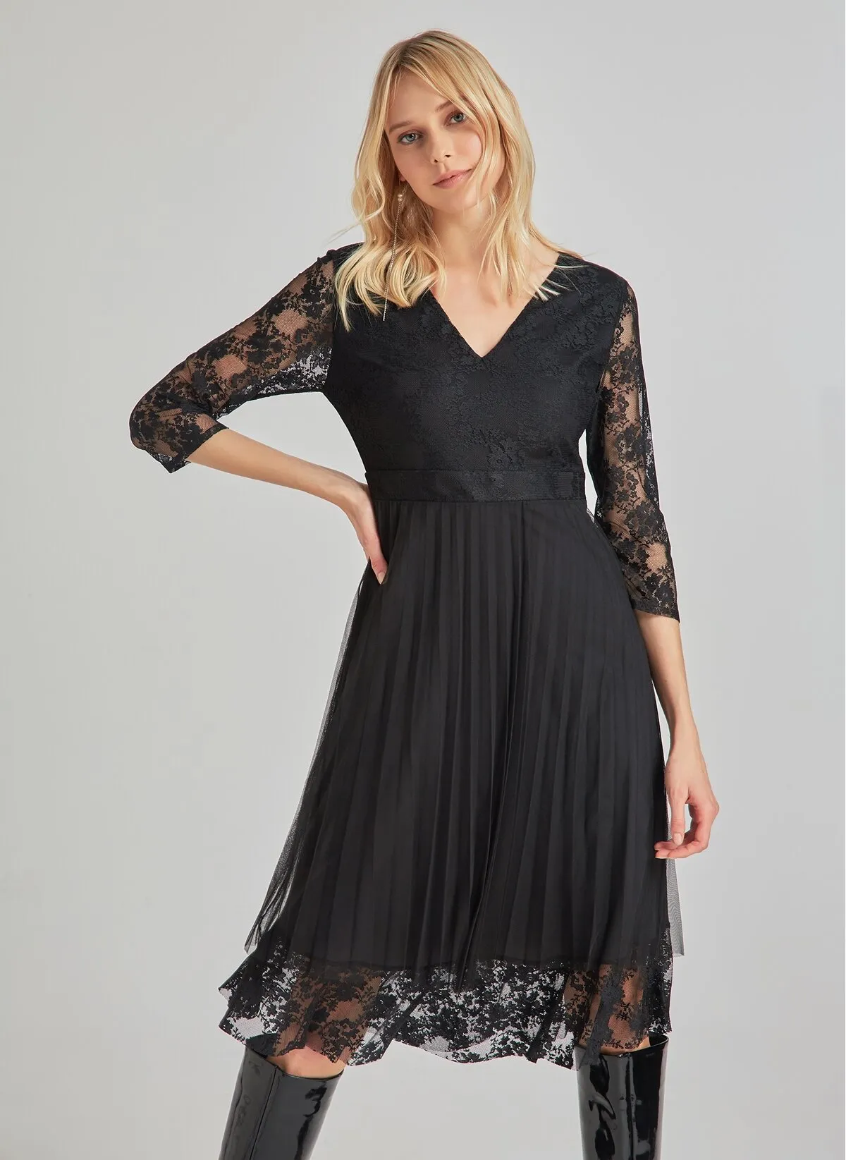 15972 Black Pleated Tulle Lace Dress