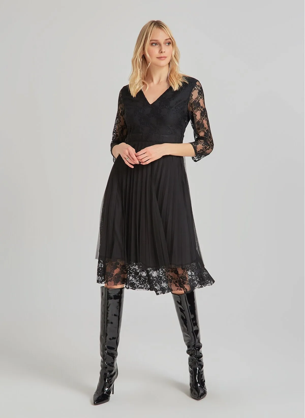 15972 Black Pleated Tulle Lace Dress
