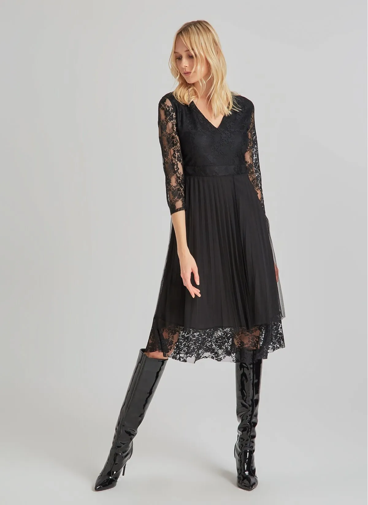 15972 Black Pleated Tulle Lace Dress