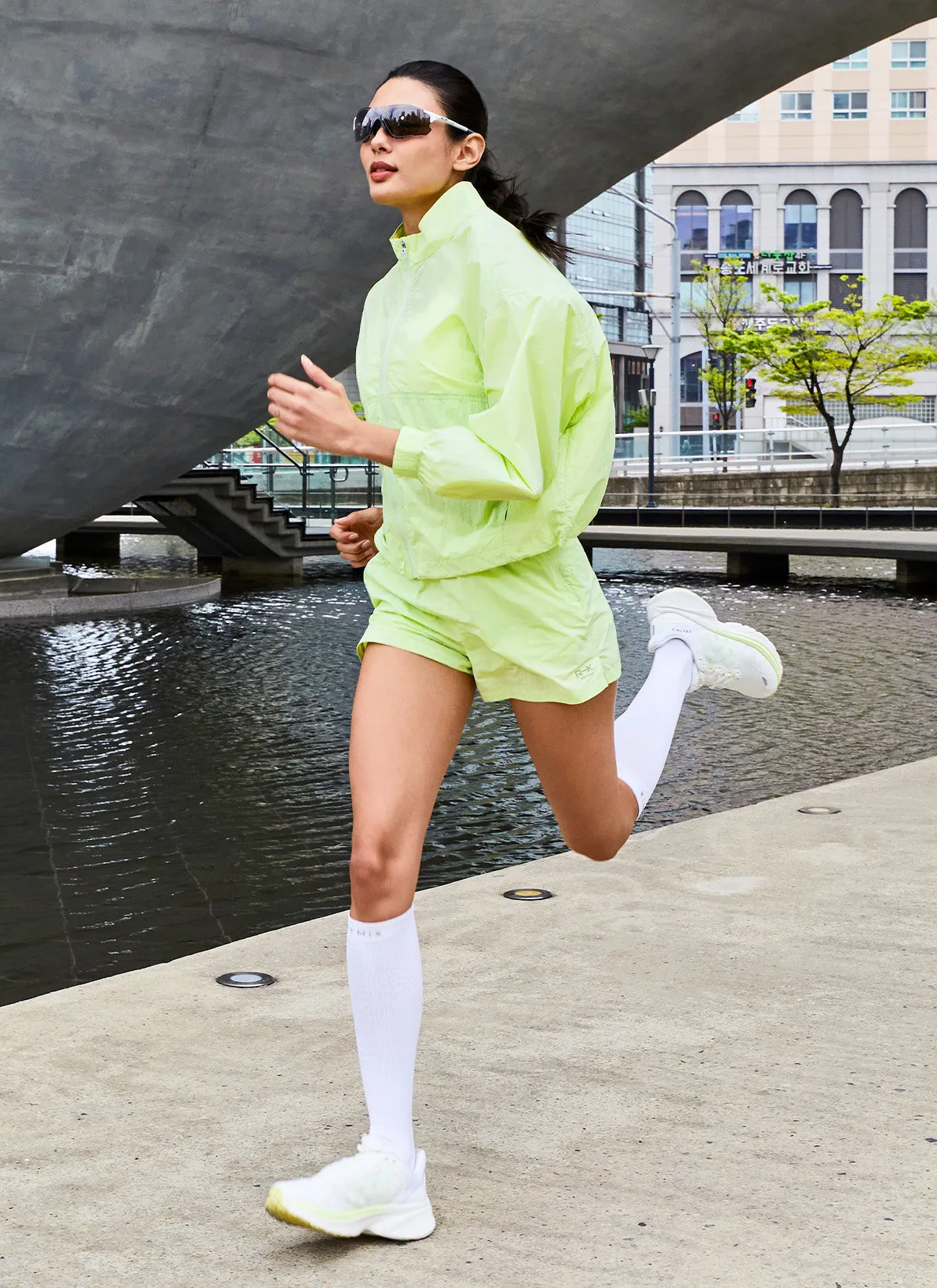 Air Light Windbreaker