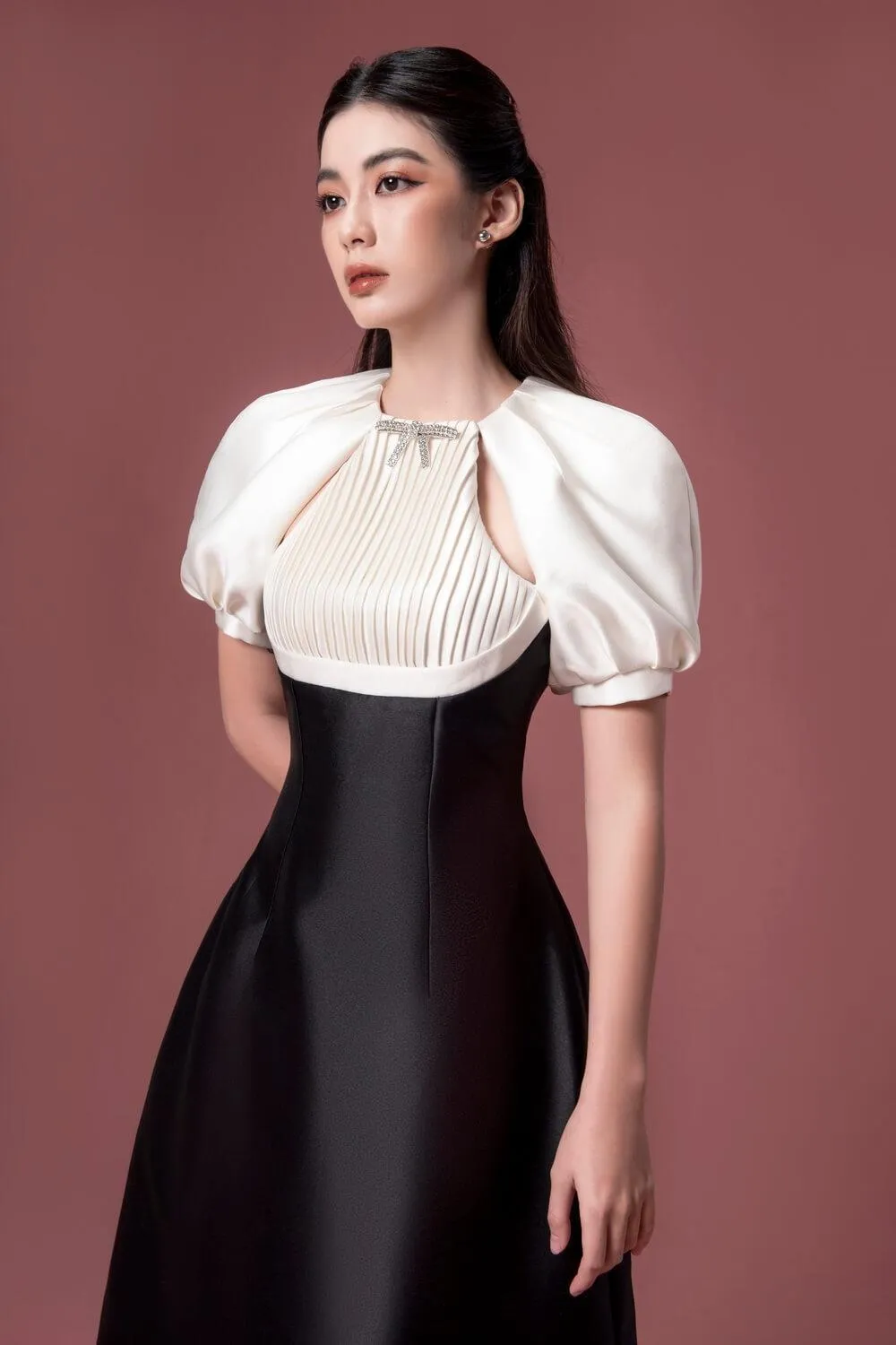 Ciara A-line Puffy Sleeved Taffeta Midi Dress