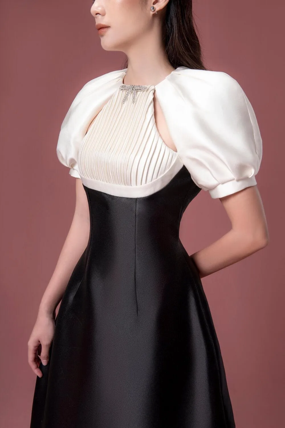 Ciara A-line Puffy Sleeved Taffeta Midi Dress