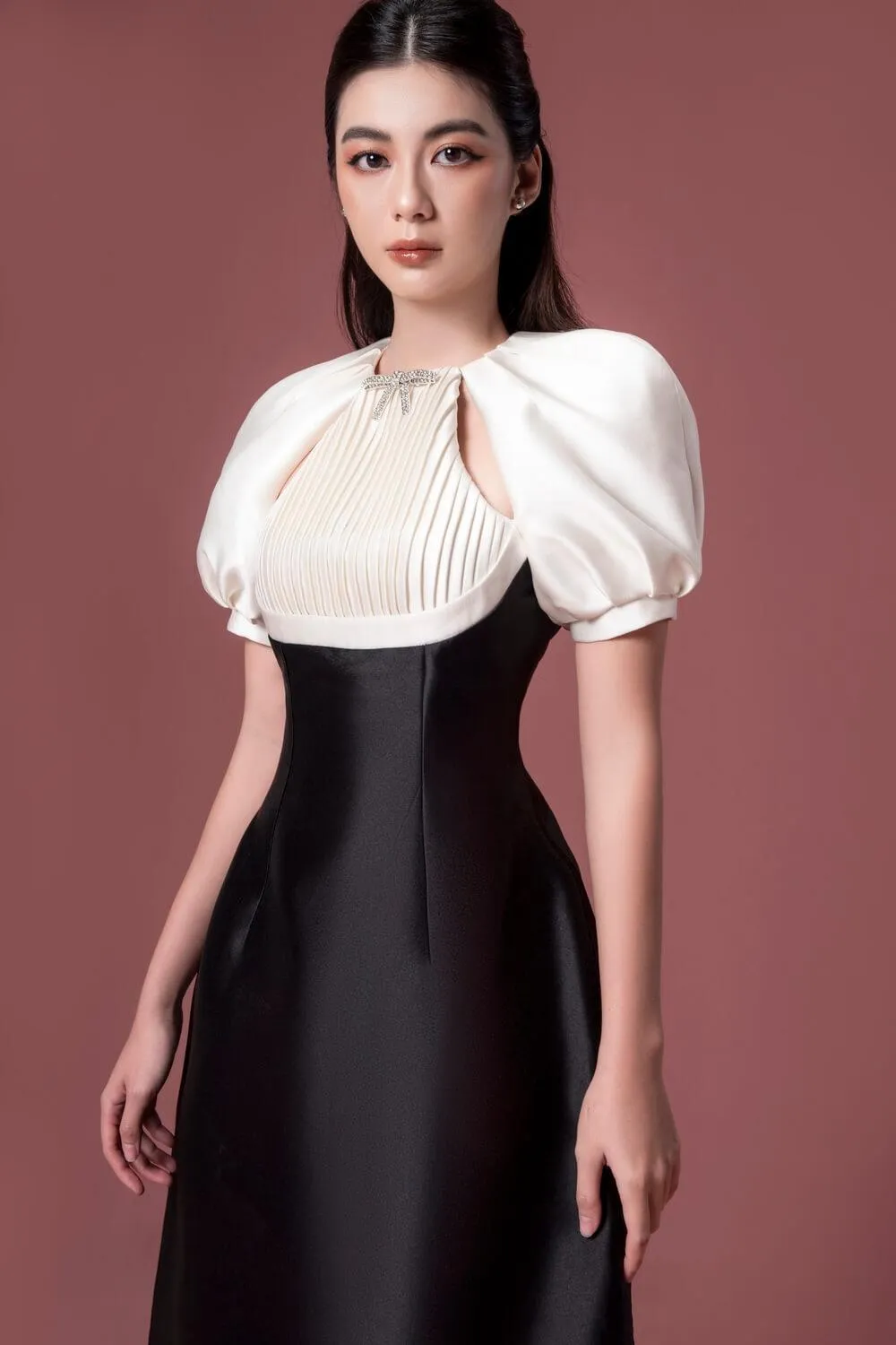 Ciara A-line Puffy Sleeved Taffeta Midi Dress