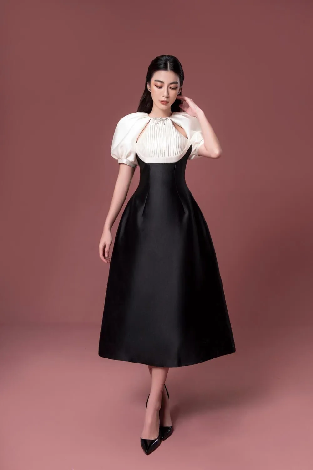 Ciara A-line Puffy Sleeved Taffeta Midi Dress