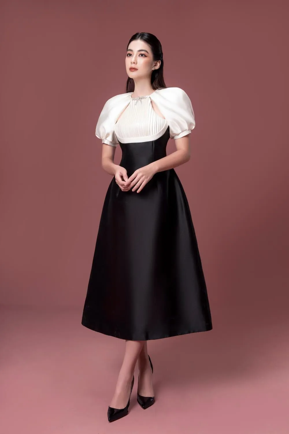 Ciara A-line Puffy Sleeved Taffeta Midi Dress
