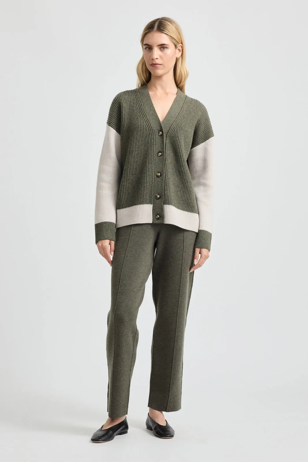 CONTRAST TRIM CARDIGAN