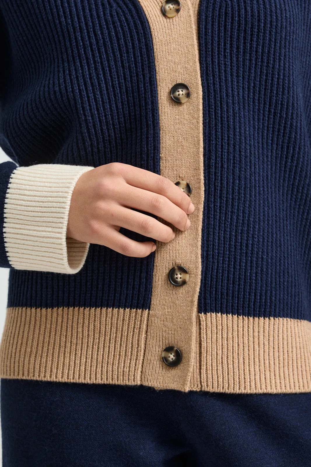 CONTRAST TRIM CARDIGAN