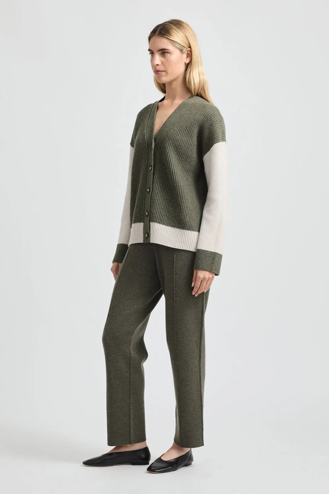 CONTRAST TRIM CARDIGAN