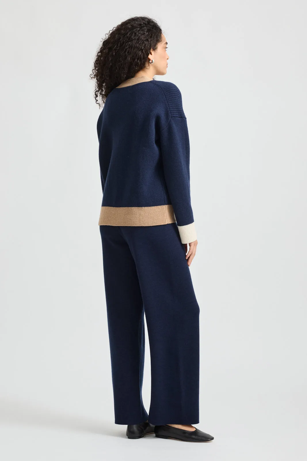 CONTRAST TRIM CARDIGAN