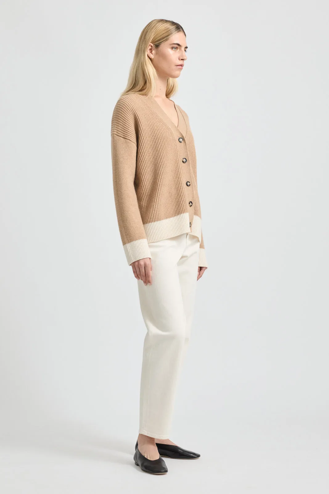CONTRAST TRIM CARDIGAN