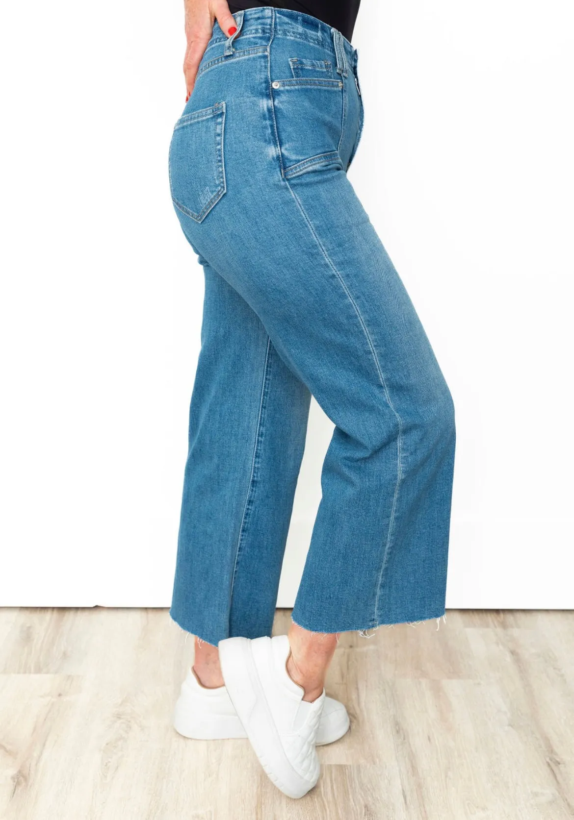 Cropped Straight Leg Jeans