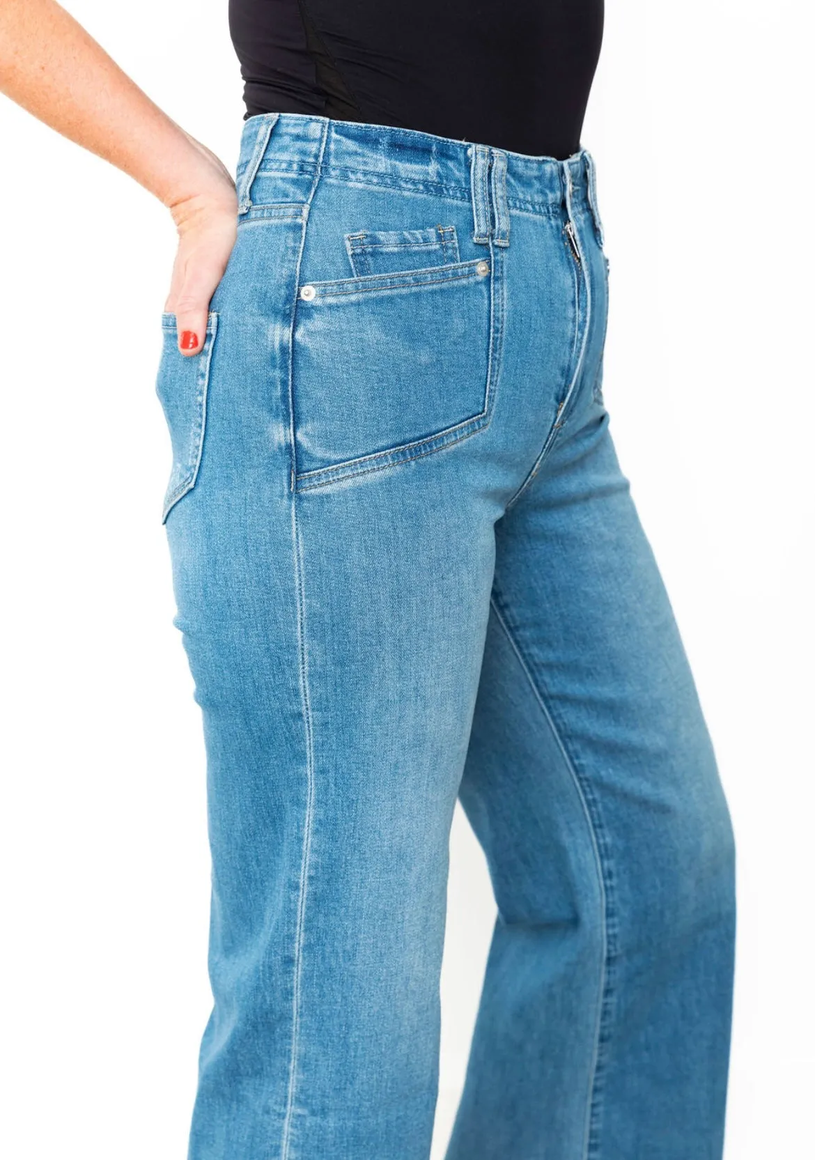 Cropped Straight Leg Jeans