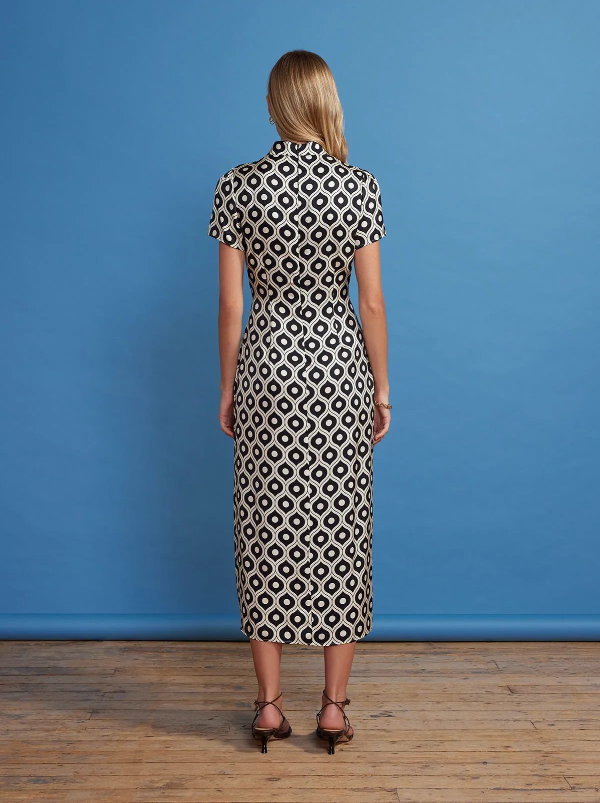 Leia Black Wallpaper Print Midi Dress